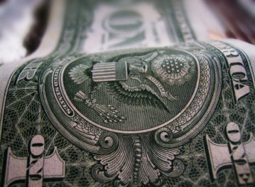 В НБУ считают, что доллары, которые находятся у населения, являются угрозой нацбезопасности