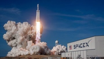 Відбувся запуск Falcon Heavy - найпотужнішої ракети сьогодення