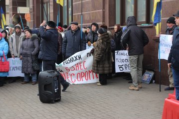 Забастовка під 1+1. Пенсіонери вимагали забрати гроші в Коломойського і Зеленського для пенсій і ЗСУ (From.ua)