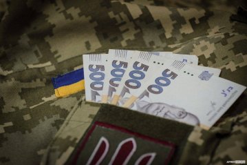 Залужний та інші силовики попросили призупинити повернення 30 тисяч грн військовим