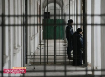 Гостиный двор окружен милицией и 