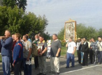 Під Києвом на хресну ходу чекають націоналісти