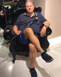 Бродский похвастался депиляцией и призвал мужчин соблюдать гигиену (Наблюдатель)