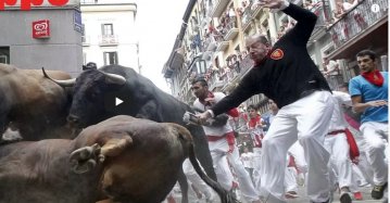 Небезпечна забава: в Іспанії загинув учасник забігу з биками
