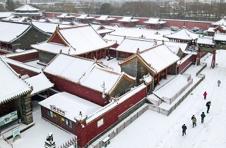 Китай накрили рекордні снігопади: понад 5000 постраждалих