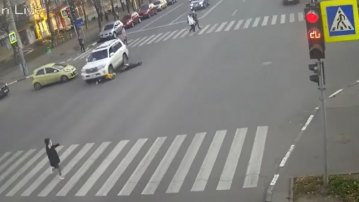 У Харкові водій Toyota збив двох дітей на переході