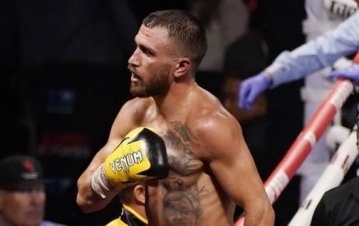 Ломаченко - Коммі. Український боксер переміг у чемпіонському поєдинку