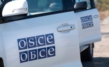 На Донбасі бойовик погрожував ОБСЄ забрати у них автомобілі