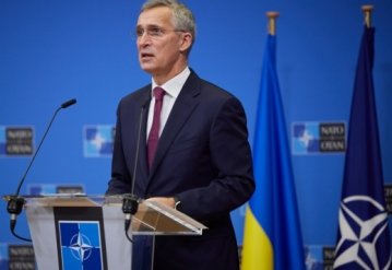 Столтенберг пояснив, чому НАТО не може закрити небо над Україною