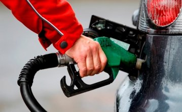 Черги на заправках та бензин по 60 гривень: коли закінчиться дефіцит