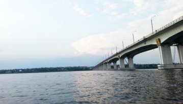 Українські військові вдарили по Антонівському та Каховському мостах