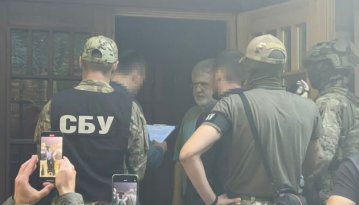 Коломойському повідомили про підозру у шахрайстві