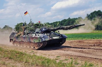 Танки Leopard і дрони. Німеччина надала новий пакет військової допомоги