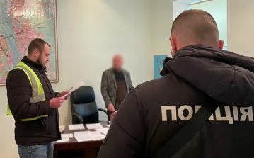 Тріщини в підземці: поліція прийшла з обшуками в 