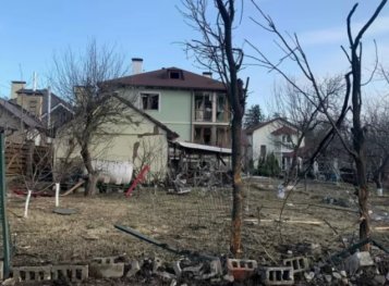 Росіяни вдарили КАБами по Харкову: є руйнування, горів транспорт