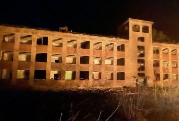 Війська РФ вдарили ракетами по Селидовому, пошкоджені будинки та заклад освіти