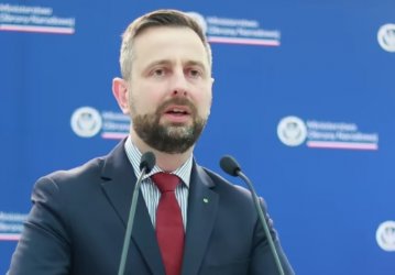 Глава Міноборони Польщі: Україна не вступить в ЄС, доки не вирішиться питання Волинської трагедії