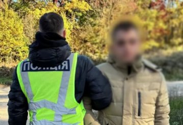 У Києві підпалили три відділення 