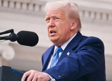 Трамп пригрозив Путіну, що той грає з вогнем