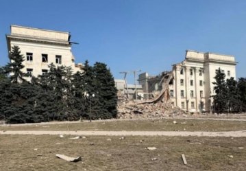 Росіяни двічі обстріляли та знищили будівлю Херсонської ОВА