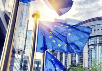 Єврокомісія чекає пояснень Києва щодо скандального закону про НАБУ і САП