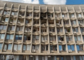 Окупанти знову вдарили по Сумській обладміністрації, є поранені