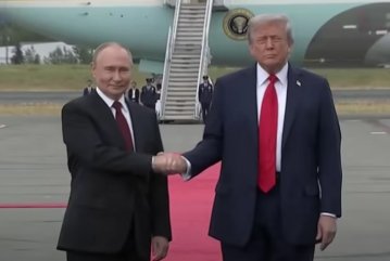 Трамп і Путін зустрілись на червоній доріжці. Переговори почались