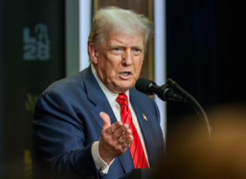Трамп заявив, що організує двосторонню зустріч Зеленського з Путіним