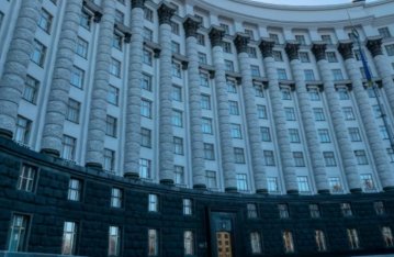 Уряд дозволив виїзд за кордон жінкам-депутаткам місцевих рад, але є винятки
