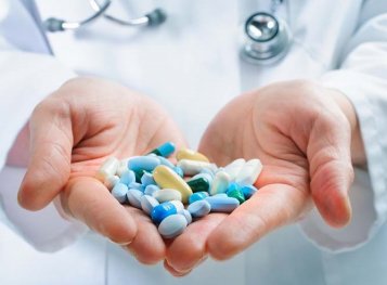 Фармацевтично-лоббістська змова: українців хочуть залишити без аптек та дешевих ліків