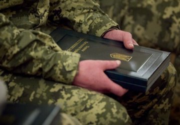 Шмигаль анонсував нові контракти для військових – від 1 до 5 років служби