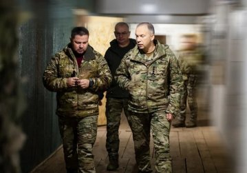 Сирський пояснив, як збирається утримати Покровськ