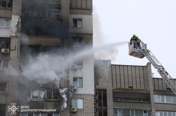 Влучання дрона у будинок в Дніпрі: семеро постраждалих, троє людей поки не вийшли на зв’язок