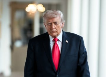 Трамп пригрозив знищити усі енергооб’єкти, якщо Іран відмовиться від угоди і не відкриє Ормузьку протоку