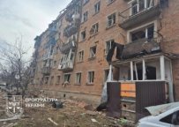 Росіяни скинули два КАБи на гуртожиток у Глухові: 11 поранених, серед них - дитина