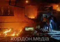 РФ вдруге за вечір влучила по багатоповерхівці в Сумах: виникла пожежа, 14 потерпілих