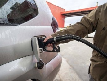 Світові ціни на бензин і дизель зростають попри очікування на здешевлення