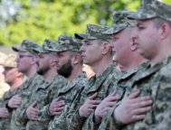 Контракти з чіткими термінами служби і додаткова плата за ризик: деталі нової армійської реформи