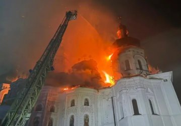 Київ після удару Росії: палала Києво-Печерська лавра і житлові висотки, 5 загиблих