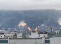 Найбільша атака на Москву: небо у диму, закриті аеропорти й знову горить НПЗ Капотня