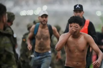 Майже 60 тисяч мігрантів прорвалися за добу до іспанського міста Сеута, 34 загиблих