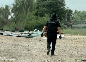 На Житомирщині росіяни вдарили по аграрному підприємству: серед поранених троє дітей