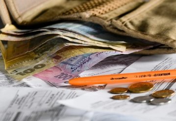 Тарифи, субсидії, пенсії та виплати: що зміниться для українців з жовтня